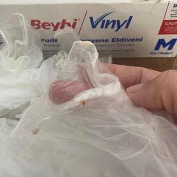 Temiz Diye Aldığım Eldivenden Şüpheli Parçalar Çıktı!