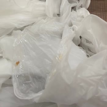 Temiz Diye Aldığım Eldivenden Şüpheli Parçalar Çıktı!