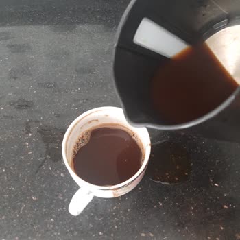 Philips Türk Kahve Makinesi Beklentileri Karşılamıyor: Köpüksüz Ve Dökülme Sorunları