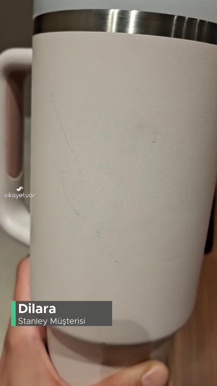 Stanley Termos Üretim Hatasını Kabul Etmemesi videonun kapak resmi