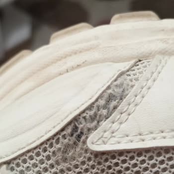 Kısa Sürede Parçalanan Ayakkabı İçin Değişim Talebi