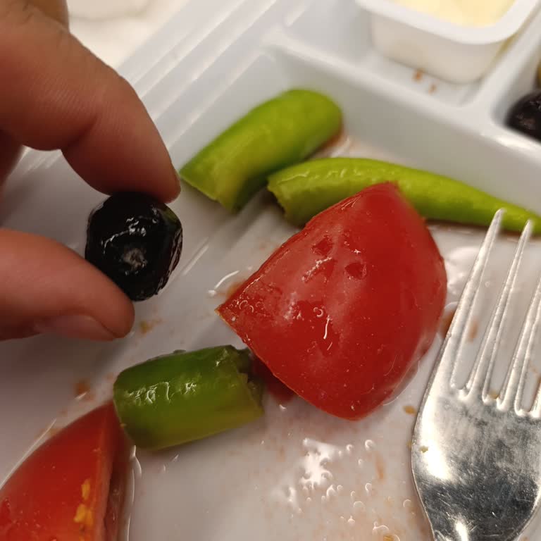 Köfteci Yusuf Kahvaltı Tabağında Kalitesiz Ürün Ve Kötü Deneyim