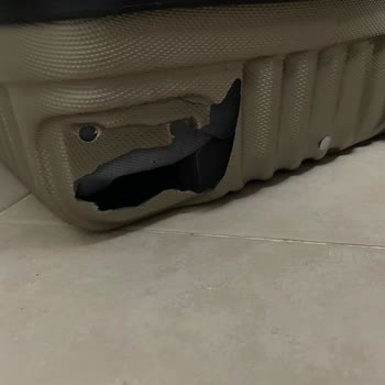 Kıbrıs Uçuşunda Parçalanan Valiz Ve Hasar Başvurusunda Yaşanan Mağduriyet