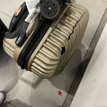 Kıbrıs Uçuşunda Parçalanan Valiz Ve Hasar Başvurusunda Yaşanan Mağduriyet