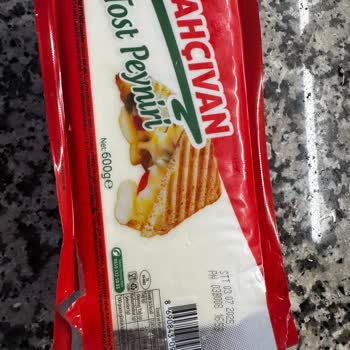 Bahçıvan Tost Peynirinde Rahatsız Edici Keskin Ve Plastik Benzeri Tat