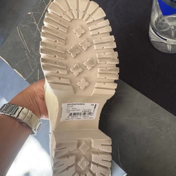 Kargodan Tek Ayakkabı Çıktı Mağaza Çözüm Sunmuyor