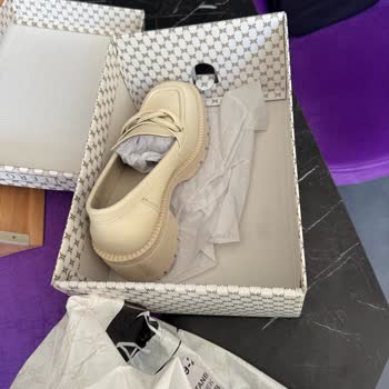 Kargodan Tek Ayakkabı Çıktı Mağaza Çözüm Sunmuyor