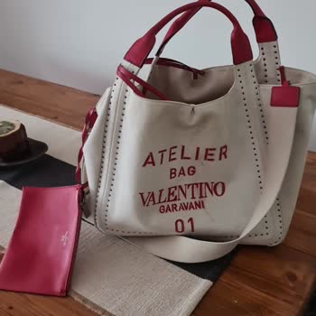 Dry Center Kuru Temizleme Valentino Çantam İşlem Hatasıyla Deforme Oldu