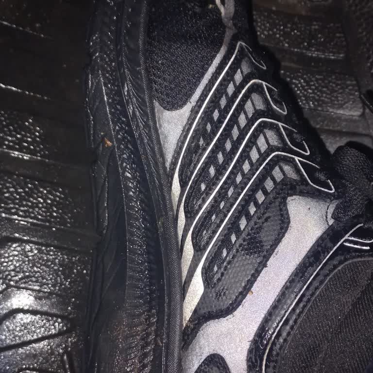 Skechers Su Geçirmez Ayakkabının Yağmurda Su Alması ve Sorunun Çözülmemesi