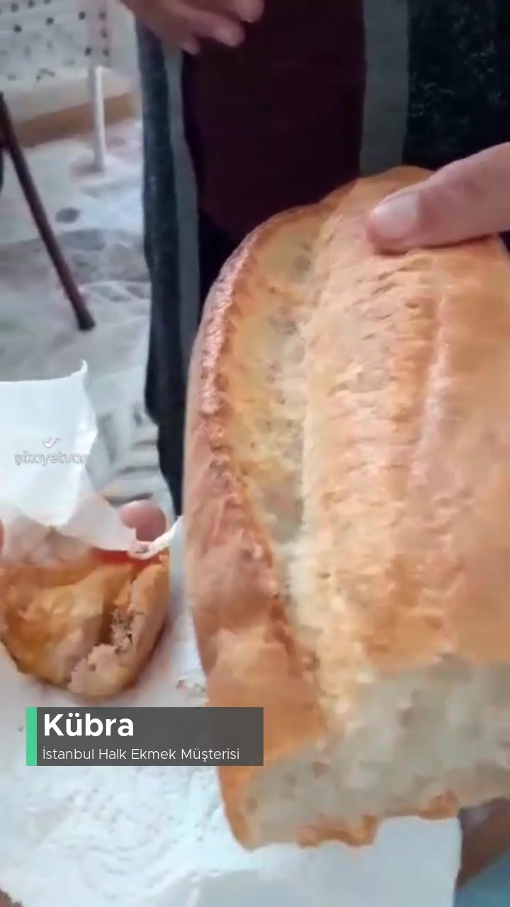 İstanbul Halk Ekmek İçinden Çıkan Ne Olduğu Belli Olmayan Şey videonun kapak resmi