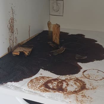 Beyorganik Atom Cam Şişe Dolapta Patladı Evde Korku Ve Tehlike Yaşadık