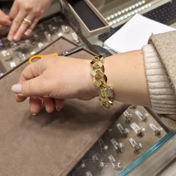 Ataser Kuyumculuk Oyalayıp Duruyor Bilekliğim Ortada Yok!