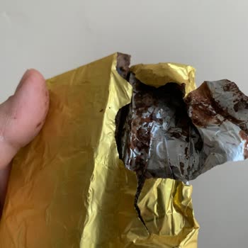 Aldığım Eti Bitter Çikolatanın Bir Sırası Eksikti Paketi Açılmamıştı