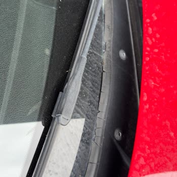 BMW 116i Sportline'da Cam Fitili ve Kapı Sesi Sorunları Hayal Kırıklığı Yarattı