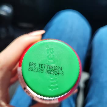 Tarihi Geçmiş Fuse Tea Karpuzlu Ürün Satışıyla Karşılaştım