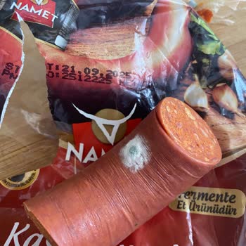 Satın Aldığım Sucuk 3 Gün İçinde Bozuldu, Sağlık Endişesi Yaşıyorum