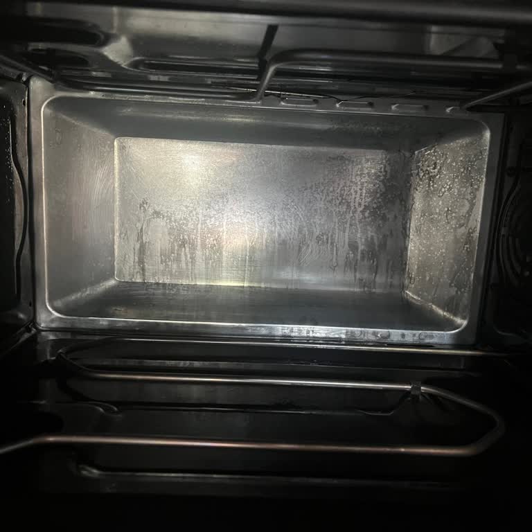 Fırın Temizleyici Fırınımda Beyaz Lekeler Oluşturdu