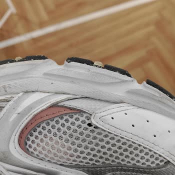 2 Yıl Garantili Ayakkabının 7 Ayda Yırtılması Ve Garanti Reddi