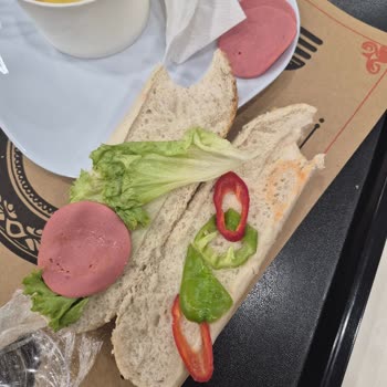 Şehir Cafe'de Hijyen Sorunu Ve Personel İlgisizliği