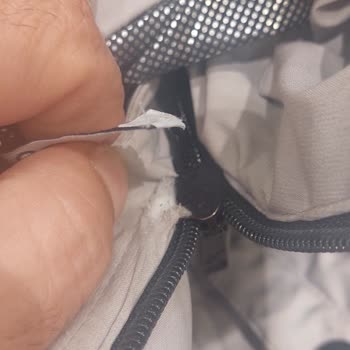 Fermuar Sorunu Nedeniyle Montum Zarar Gördü, Çözüm Sunulmadı