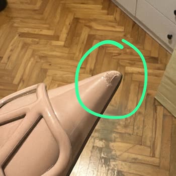 Bir Kez Giyilen Valentino Ayakkabının Önü Kalktı Beymen Çözüm Sunmadı