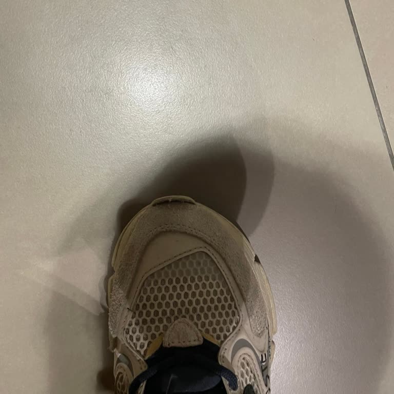 Lacoste Yeni Alınan Ayakkabının Kısa Sürede Açılması Ve Memnuniyetsizlik!