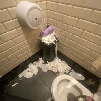 Adana Gazipaşa Şubesinde Lavabo Temizliği Büyük Sorun