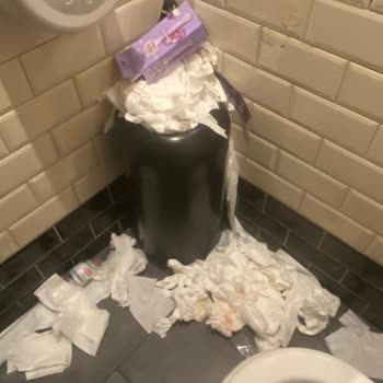 Adana Gazipaşa Şubesinde Lavabo Temizliği Büyük Sorun