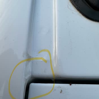 Dacia Duster'da Garanti Kapsamında Tavan Ve Gövde Birleşiminde Oluşan Çatlaklar