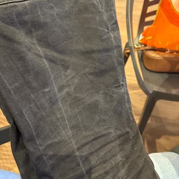 Levis Mağazasından Alınan Jean İlk Yıkamada Çizgi Yaptı Mağaza Çözüm Sunmadı