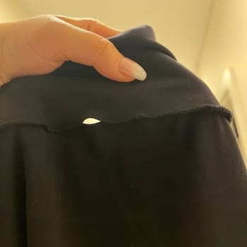 Oysho’dan Aldığım Tayt Delik Çıktı, Paramı Geri İstiyorum