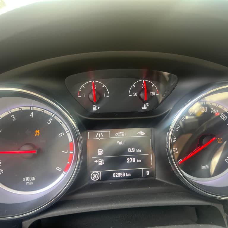 Opel Astra Aracımda Tekrarlayan Motor Arızası Ve Servis Garanti Sorunu