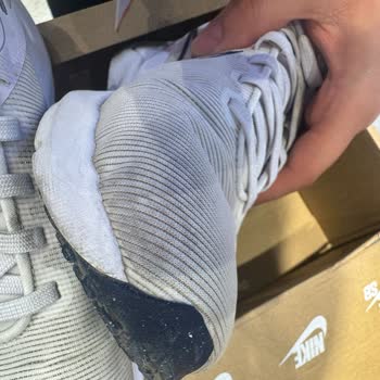 Aldığım Nike Ayakkabıda Kısa Sürede Sorunlar Ve İlgisiz Mağaza