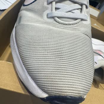 Aldığım Nike Ayakkabıda Kısa Sürede Sorunlar Ve İlgisiz Mağaza