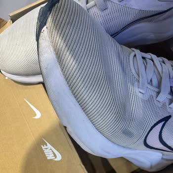 Aldığım Nike Ayakkabıda Kısa Sürede Sorunlar Ve İlgisiz Mağaza
