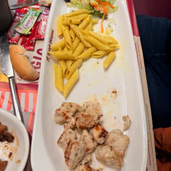 Venezia Outlet Tavuk Dünyası'nda Porsiyonların Küçülmesi Ve Memnuniyetsizlik