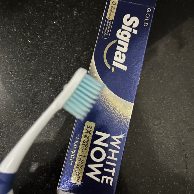 Diş Macunu Her Yeri Maviye Boyadı, Kullanamıyorum!