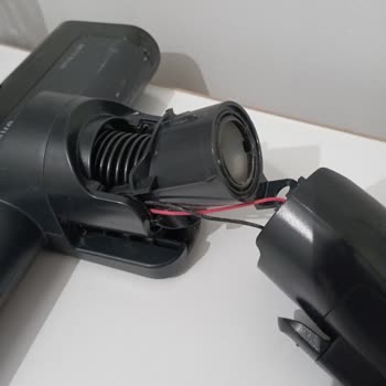 Samsung Şarjlı Süpürge Başlık Kısmı Kendiliğinden Kırıldı, Ücretsiz Değişim Talebi