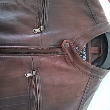 Derimod Sıfır Diye Aldığım Mont Lekeli Çıktı Değişim Reddedildi