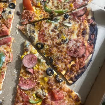 Yanık Ve Soğuk Pizza Hayal Kırıklığı