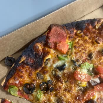 Yanık Ve Soğuk Pizza Hayal Kırıklığı