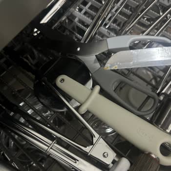 Bulaşık Makinesi 3 Ay Sonra Lekeli Yıkamaya Başladı, Servis Çözüm Sunmuyor
