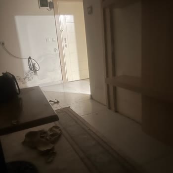 Kötü Lojman Koşulları Ve Ödenmeyen Ücret