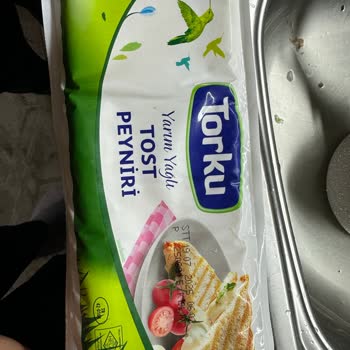 Torku Kaşar Peynirde Son Kullanma Tarihi Geçmemişken Küf Şoku Yaşadık