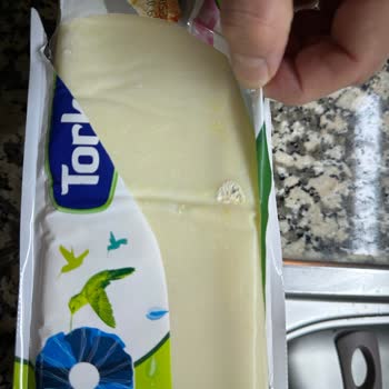 Torku Kaşar Peynirde Son Kullanma Tarihi Geçmemişken Küf Şoku Yaşadık