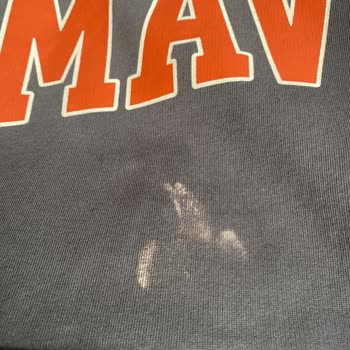 Mavi Sweat Üzerinde Çıkmayan Pembe Leke Mağduriyeti