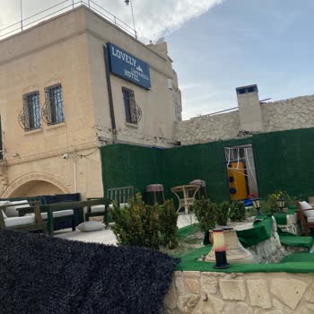 Yıkılmış Otele Rezervasyon Şoku Ve Mağduriyet