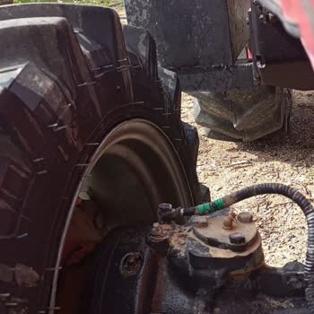 Sıfır Traktörde Yağ Sızıntısı Ve Ulaşılamayan Servis