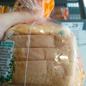 A101'de Sürekli Küflenmiş UNO Tost Ekmeğiyle Karşılaşıyorum, Mağaza Denetimi Yetersiz