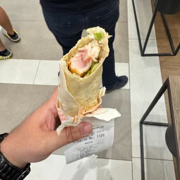 Popeyes'ta Çiğ Tavuk Şoku: Sağlığım Tehlikeye Girdi!